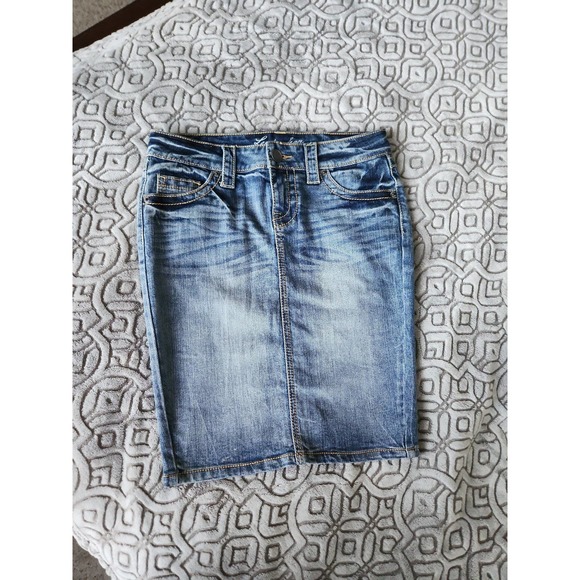 Victoria's Secret Denim pencil skirt with pockets - Picture 1 of 3